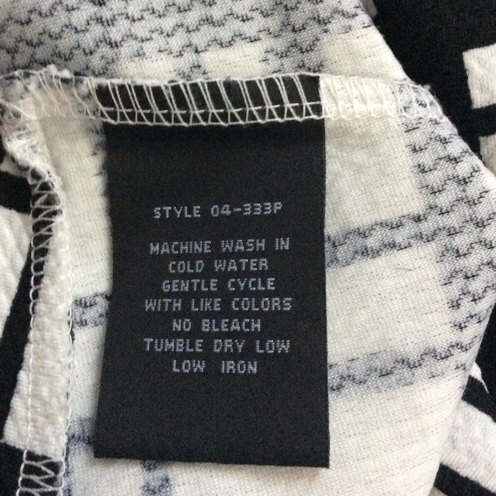 Retro black and white jersey v-neck crop top - Picture 5 of 6